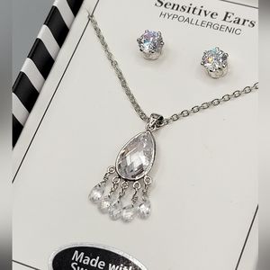 Swarovski Elements Silver Necklace & Earrings Set with Swarovski Crystals
